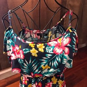 Lovely maxi floral dress.